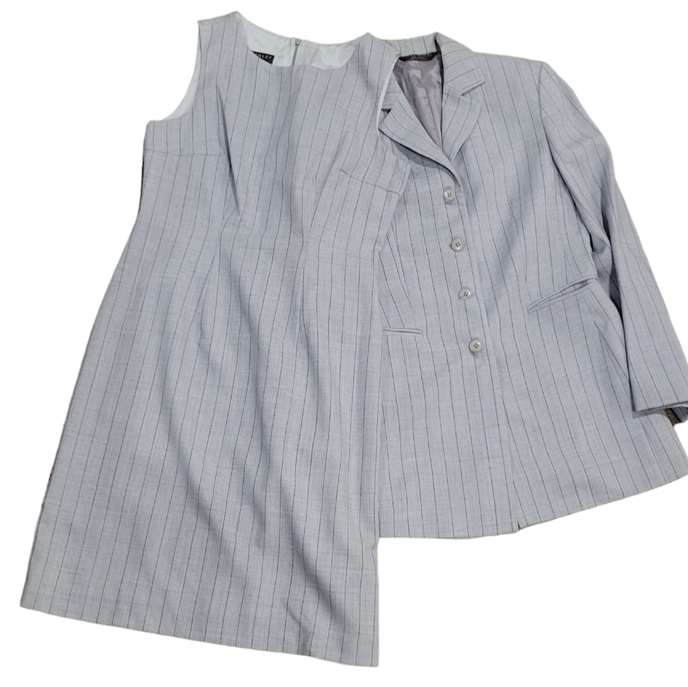 Laura Ashley Vintage Pure New Wool Grey Pin Striped Blazer and Dr…